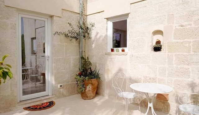 Historic home with a breathtaking garden in the heart of Salento