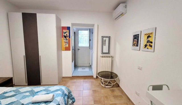 Catanzaro Lido, Independent room with outdoor space a few meters from the sea