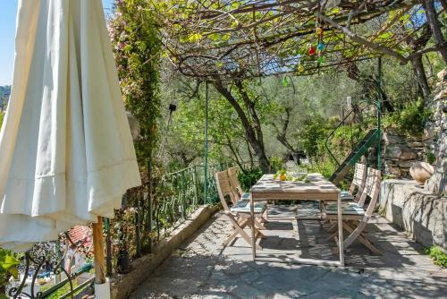 Cottage rustico con vista mare