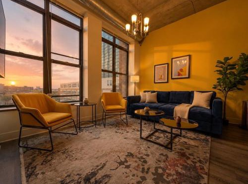 Walkable 2BR Apartment in Chicago South Loop with Optional Parking and Gym Access Near McCormick Place, Museum Campus & Lakefront in Chicago