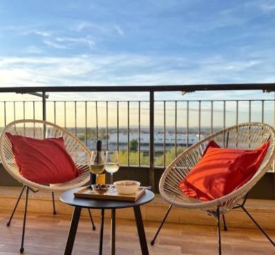 Sunset Escape Apartment - panoramic terrace in Fiumicino