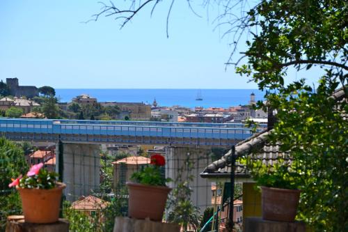 Villa tranquilla immersa nel verde a 2 Km dal mare